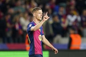 每体:莱万和费兰状态不佳,弗里克承认奥尔莫提伪九号是可行选择 配图