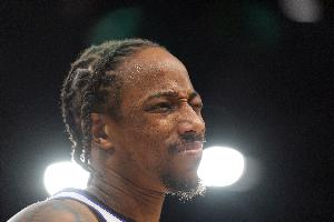 一言难尽！德罗赞仅出战17分钟 4中1拿2分&正负值-30全场最低 配图