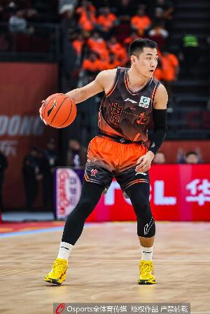 12分7助攻!媒体人:高诗岩实际是本赛季表现最好的国内球员之一 配图