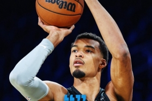 克六：我不能说我教了文班什么 反而是我从他那里学到了一些东西 配图