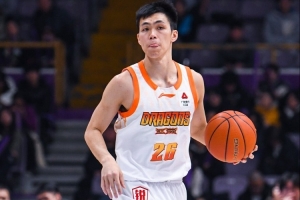 庞峥麟半场出战18分钟 6中3&三分3中1拿到7分3助 偷鸡上篮亮眼 配图