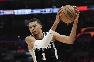 遍地开花！马刺13人出战均有得分入账 7人得分上双 配图