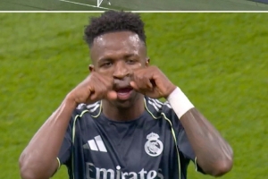 维尼修斯进球后做出“让你哭”庆祝动作,疑似回应曼城上赛季TIFO 配图