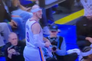 卡鲁索谈拿鞋封盖：灵光一闪 要是知道会吃T+干扰球不会那么干 配图