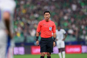 直播吧:马宁将执法中超第3轮国安vs申花,连续两年主哨京沪大战 配图