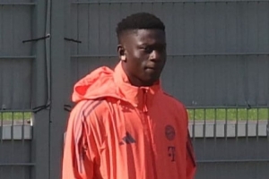 记者：拜仁冬窗新援巴拉·恩迪亚耶关节囊损伤，预计缺席三到四周 配图