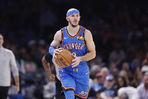 数据不显作用巨大!卡鲁索3中1得2分8板1助2断 正负值+19遥遥领先 配图