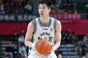 媒体人：郭昊文和同曦都未受内讧影响 王世龙离开浙江后首胜旧主 配图