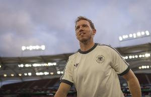 图片报：纳格尔斯曼现身拜仁场区，但不是考察球员而是来看医生 配图