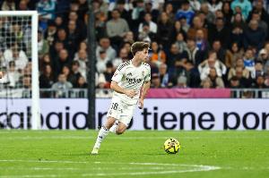 阿斯:皇马计划出售21岁中场帕拉西奥斯,俱乐部将保留50%所有权 配图