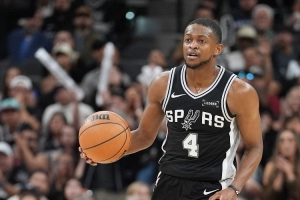 福克斯谈19胜2负：关键在于防守 赛季初我们就知道进攻不是问题 配图