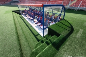 辽媒：辽宁铁人主场二次改造完工，替补席下沉让观众席观感更好 配图