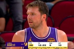 休斯敦战神！东契奇客场打火箭已经连续5场35+ 历史最长 配图