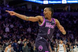 替补猛将！海兰德12中6&三分7中3拿18分3板2助 正负值+30冠绝全场 配图