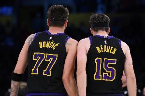 风云突变！湖人第三节22-37输了火箭15分 半场曾手握12分领先优势 配图