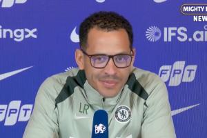 2-8落后递纸条!罗塞尼尔:当时是要改变阵型 没赢都会被拿来说事 配图