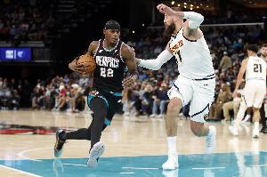 进攻拉但防守顶!亨德里克斯送生涯新高6断&另有3帽 但三分10中1 配图