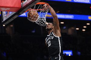 烂是真烂摆也是真摆！篮网上半场24分 创NBA近10年来的新低 配图