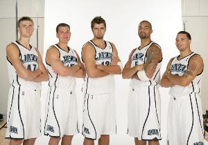 麦迪：我们拼命拿到主场优势 因爵士的主场太难打 但最后还是输了 配图