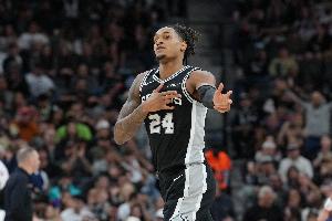 明天马刺迎战太阳 缺席一场的瓦塞尔迎来复出 配图