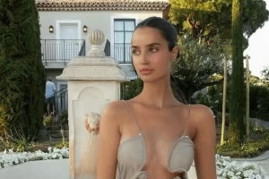 太阳报：阿诺德与模特女友和平分手，交往18个月后各奔前程 配图