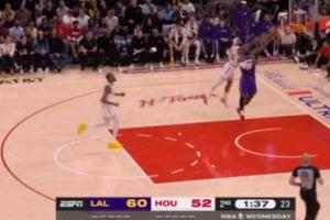 今天爽了！东契奇后场开球超远连线詹姆斯攻筐 老詹随后还送补扣 配图