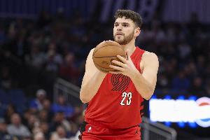 这场内线无解！克林根19中10&三分5中3砍生涯新高28分 另有13板 配图