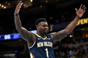 这就填平了？鹈鹕首节一度落后18分 半场结束双方战至60-60平 配图