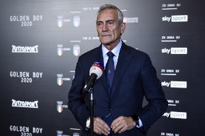 决战!意足协主席:意大利哪怕游都要游进世界杯,很乐观但也紧张 配图