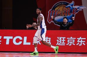 中国篮协开出罚单：经纪人证书被吊销 四川男篮及外援遭严重警告 配图