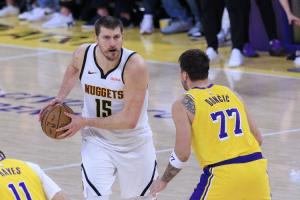 反印象流？本赛季东契奇109次防单打 每回合仅让对手得到0.844分 配图