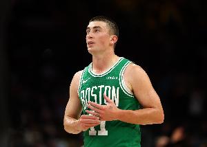 能攻善传!普理查德16中8贡献19分7助 正负值+25最高 配图