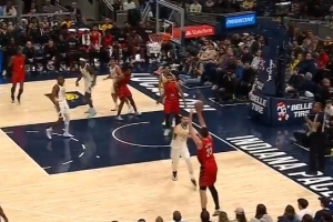 拦不住了！克林根自信出手压哨三分命中 次节过半就砍下21分了！ 配图