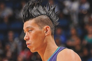 林书豪晒照:想念这发型 可是也有点夸张! 配图