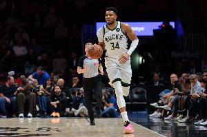 ❗Shams:雄鹿希望字母哥受伤后本赛季剩余比赛休战 字母哥拒绝! 配图