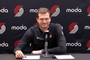 执教欧洲球员是什么体验?斯普利特:我可以对他们要求更严格 配图