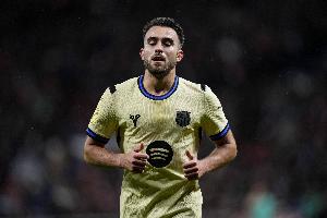 每体：埃里克·加西亚上半场被换下，是因为大腿后侧肌肉不适 配图