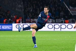 记者：法比安预计国际比赛日之后恢复合练，将很快回归巴黎名单 配图