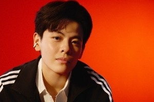 女篮中坚力量！阿迪达斯宣布签下杨舒予 配图