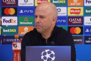 斯洛特:预期进球5.02对手才0.18很难复制 虽只进4个但整体很满意 配图