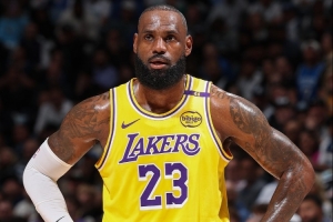 詹姆斯:赛前我一度在打哈欠感觉很累 但在比赛中我感觉相当不错 配图