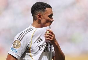 图赫尔谈阿诺德落选：这次征召的右后卫和他有一些不同的特点 配图