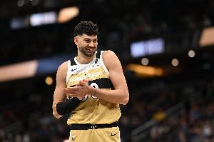 可圈可点!武克切维奇15分钟7中6拿到18分 三分2中2 配图