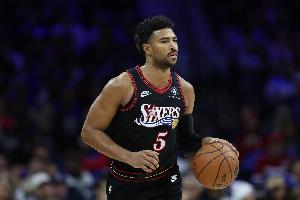 全能表现！格莱姆斯20中10拿下27分5板7助 上半场独得20分 配图