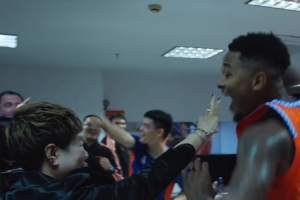 爆冷击败北京！福建更衣室赛后嗨爆了 老板娘承诺三倍奖金 配图