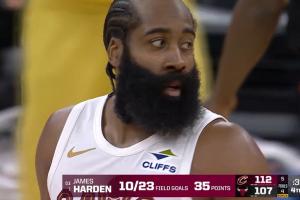 就问你关键球硬不硬！哈登急停拔起中投杀死比赛！ 配图