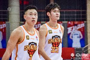 不愧是国手！王浩然&贺希宁半场合计10中7 两人合砍20分4板3助 配图