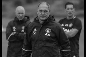 R.I.P.曼联官方社媒悼念前门将教练西尔维诺·卢洛 配图