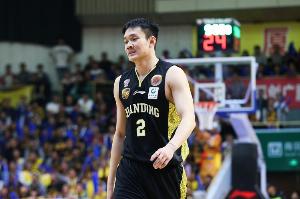 丁彦雨航:24岁拿到MVP第一次燃起闯NBA的想法 蝉联MVP后更加坚定 配图