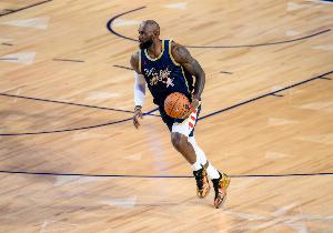 帕里什:詹姆斯现在仍然打出全明星水准 这同样令人赞叹 配图